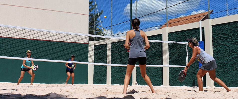 Motivos para treinar beach tennis: comece no esporte ainda hoje!